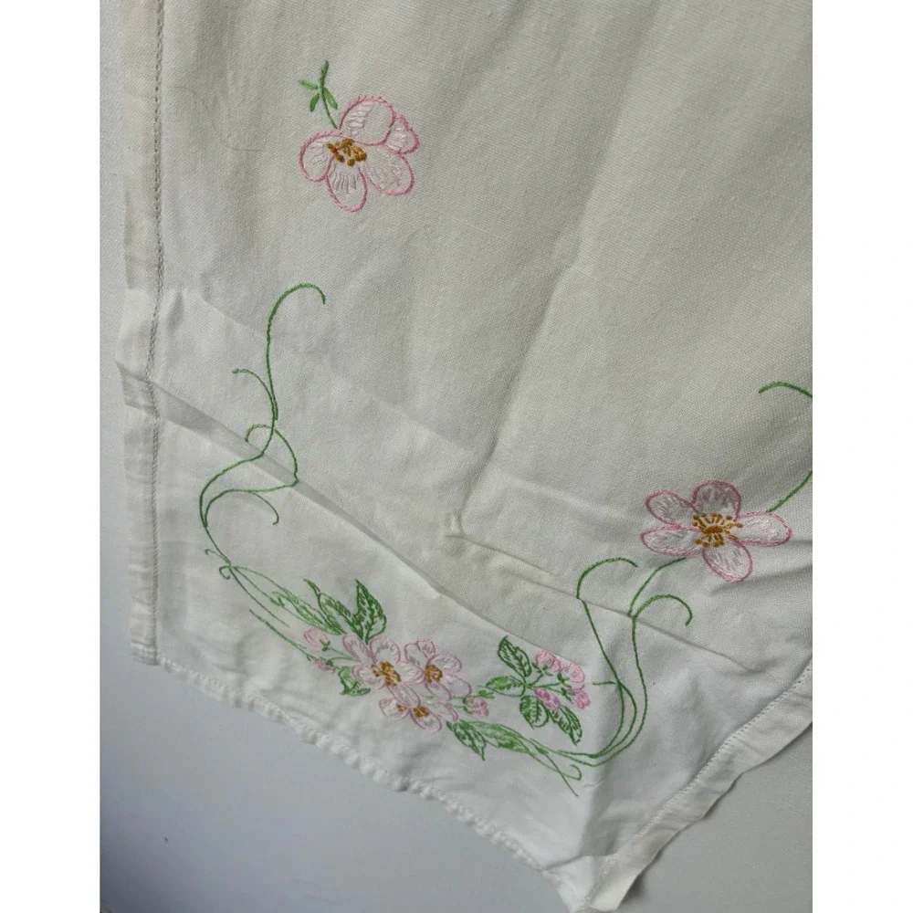 Unbranded Table Runner Floral‎ Embroidered Vintage White Pink Excellent